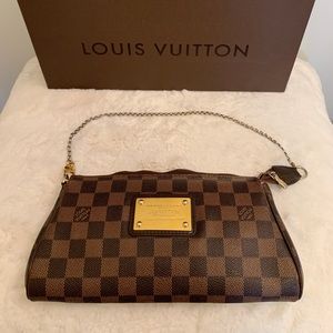 ♦️SOLD♦️ Authentic Louis Vuitton Eva Clutch